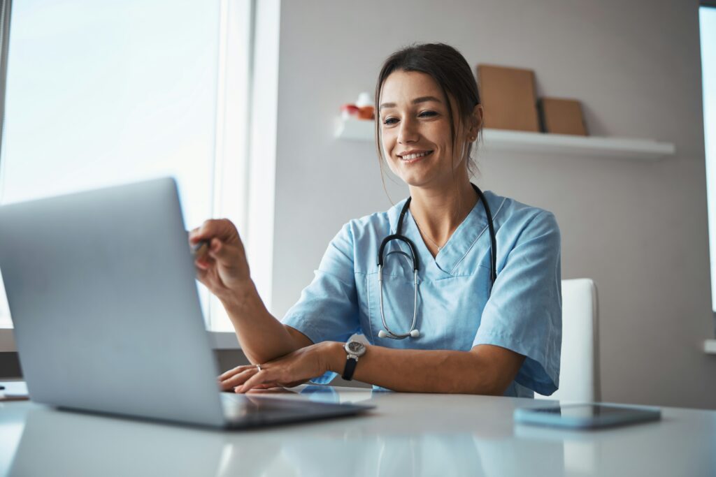 Healthcare professional using Medbase CDS for medication decision support